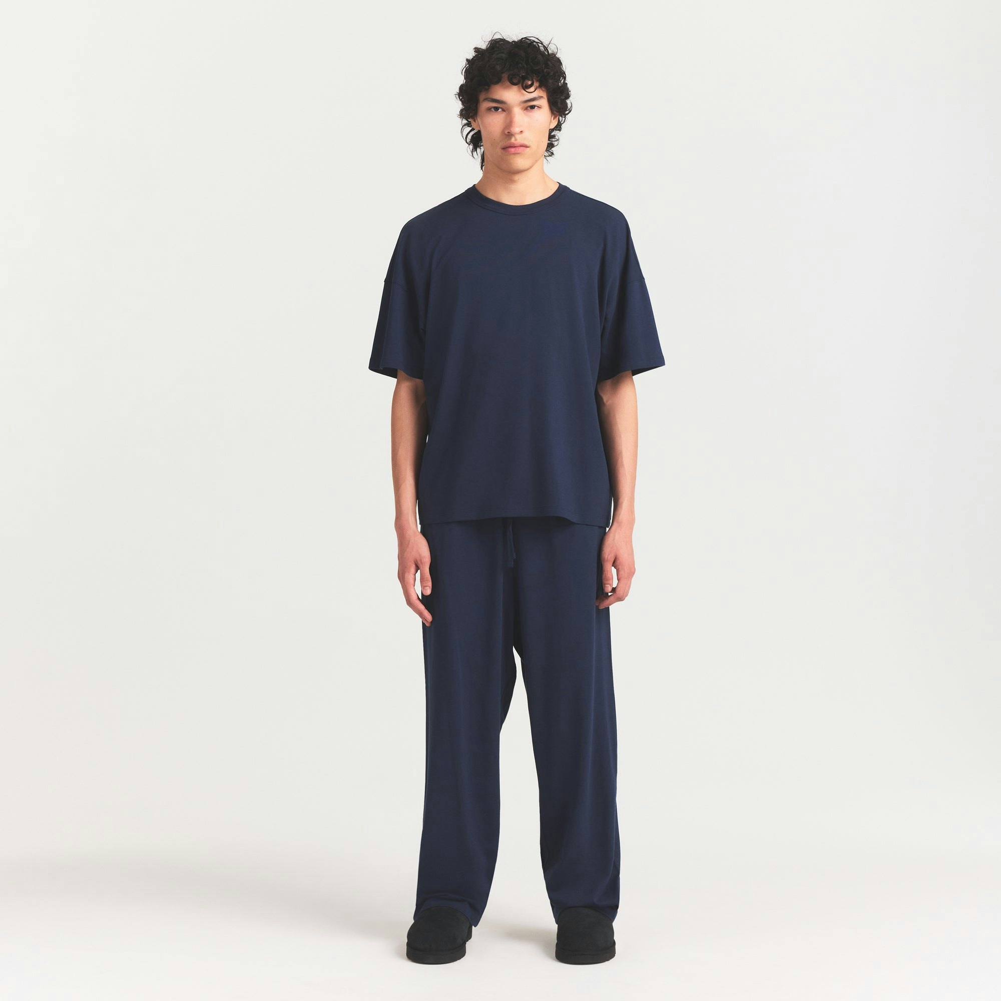 Mens Relaxed Straight Leg Pant
