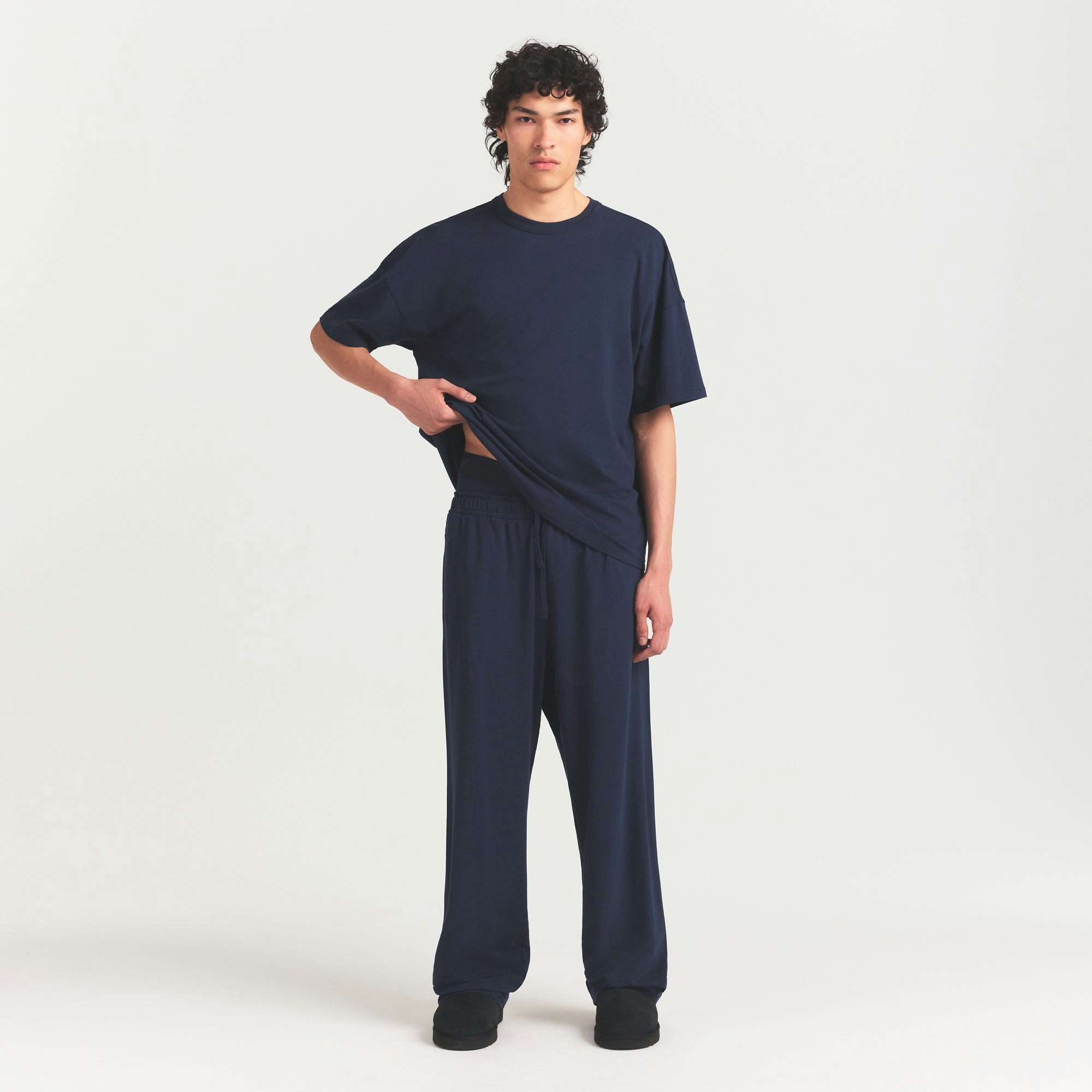 Mens Relaxed Straight Leg Pant
